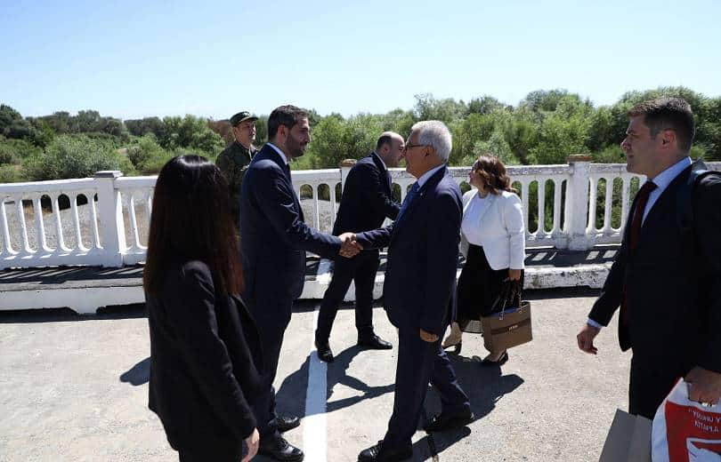 Après la rencontre avec Ruben Rubinyan, Serdar Kilic à la frontière arméno-turque le représentant de la Turquie a réalisé un post