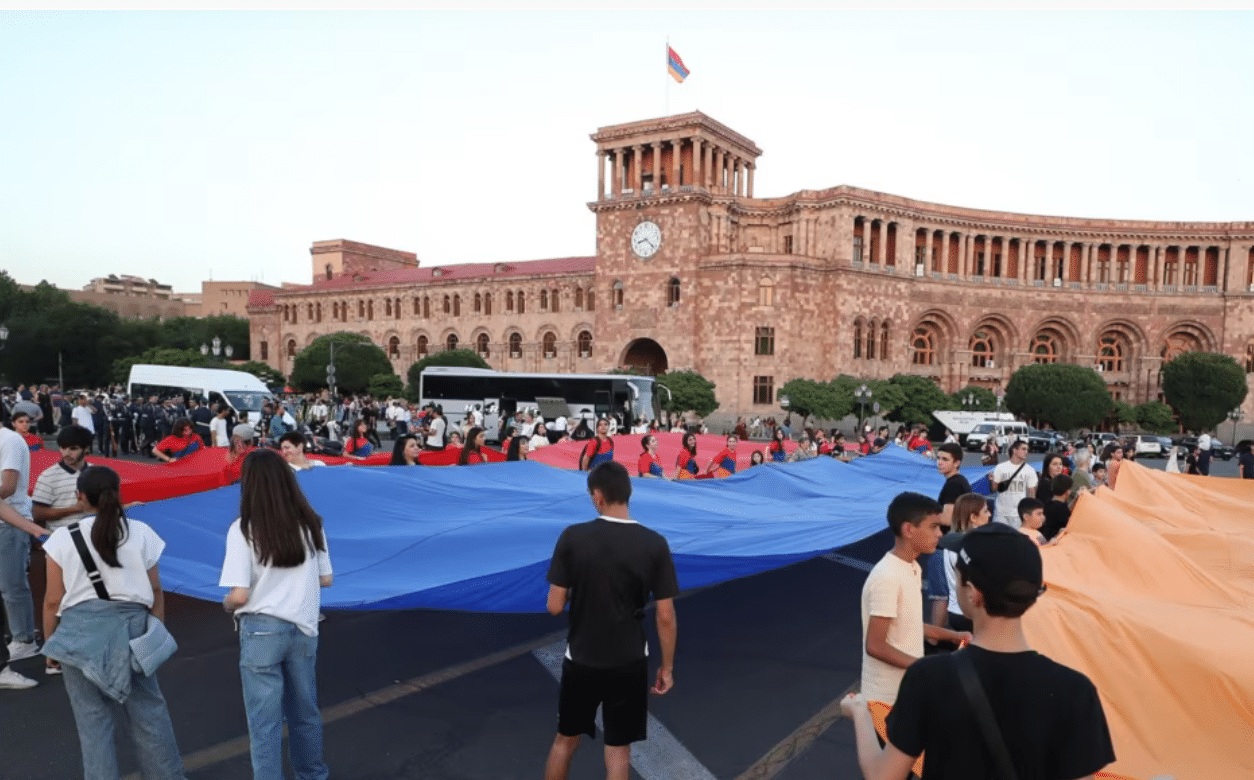 Un amendement constitutionnel qui pourrait conduire à la paix entre l&rsquo;Arménie et l&rsquo;Azerbaïdjan