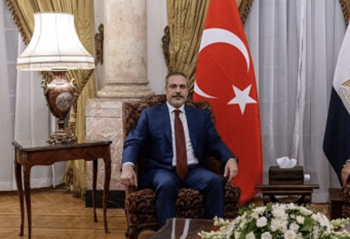 Le chef de la diplomatie turque rencontre des représentants de l&rsquo;opposition syrienne