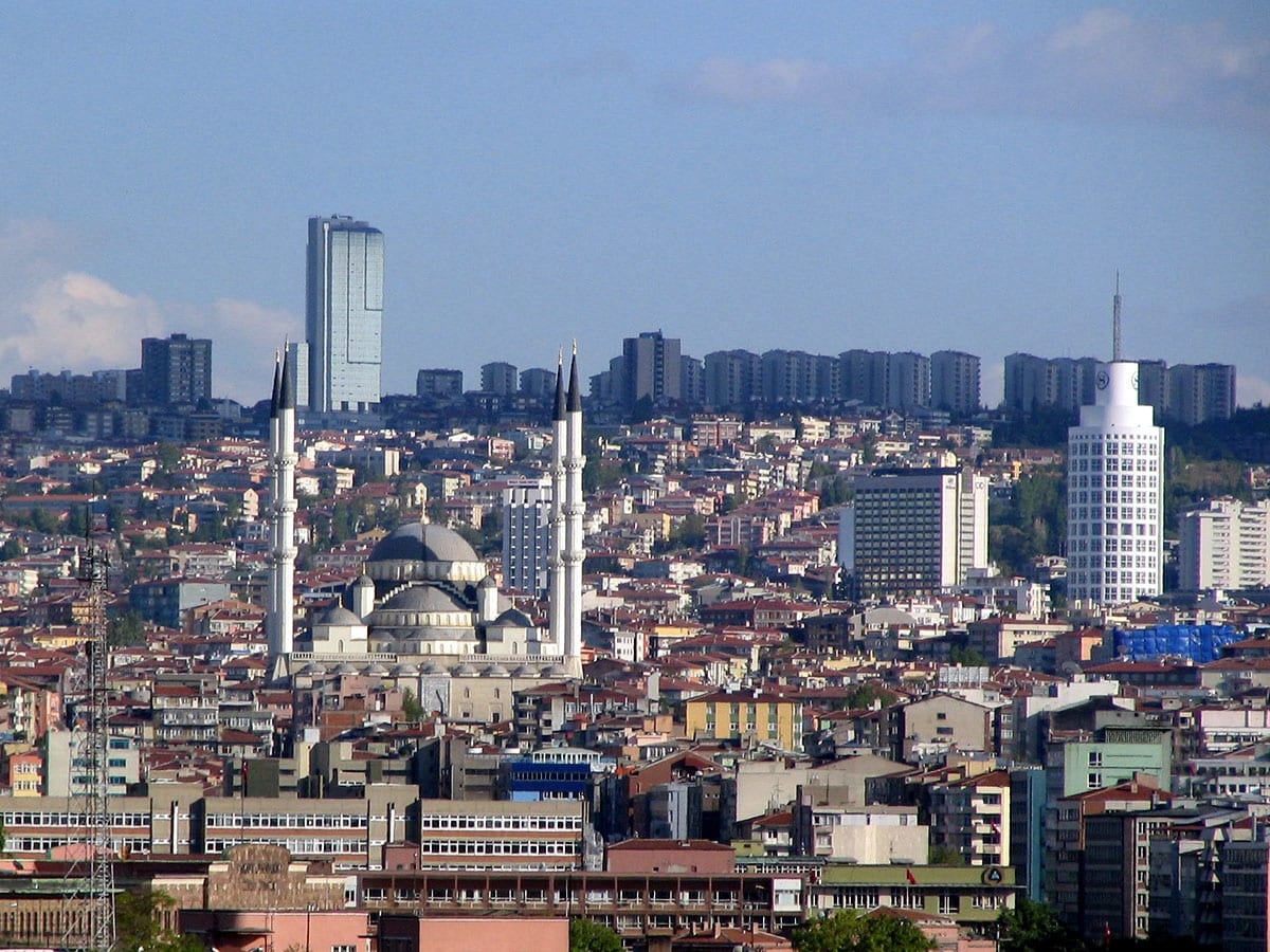 La Turquie interdit toute nouvelle inscription dans les écoles françaises