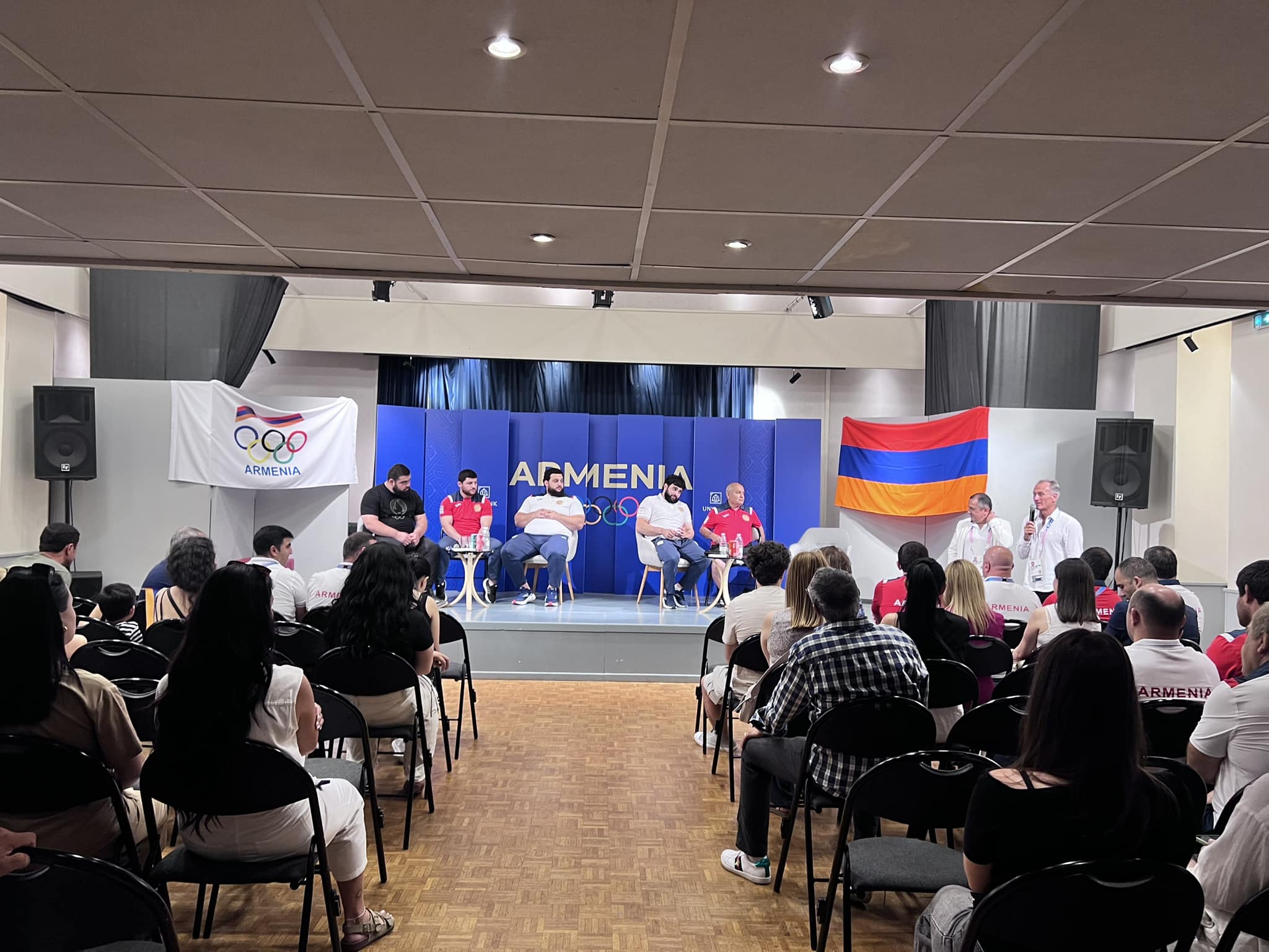Varazdat Lalayan, Gor Minasyan, Garik Karapetyan et Andranik Karapetyan ont été accueillis à la « Maison Olympique d&rsquo;Arménie » à Paris et rencontré les fans
