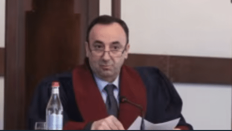 L’ex-président de la Cour constitutionnelle d’Arménie dans le viseur du parquet arménien