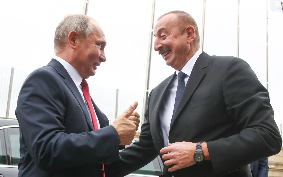 Vladimir Poutine envisage d&rsquo;informer Nikol Pachinian des résultats des négociations à Bakou