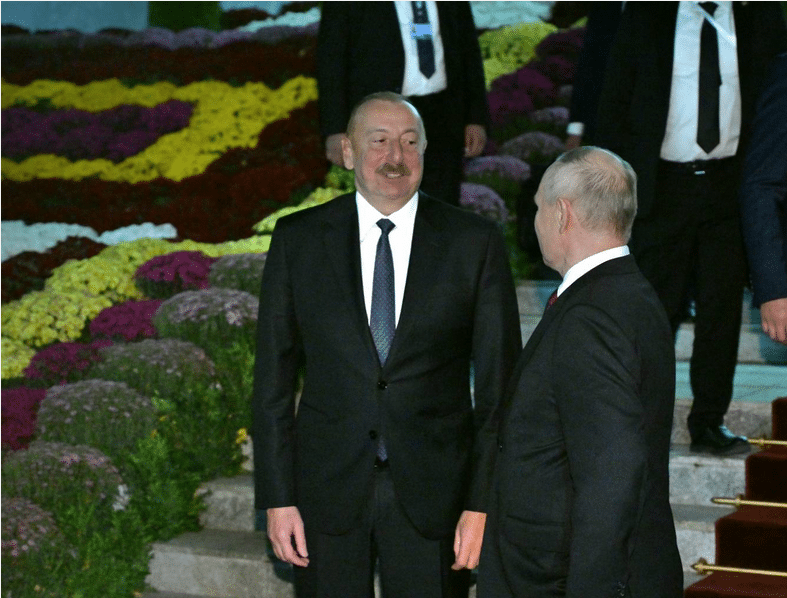 Porté par son récent succès militaire contre l&rsquo;Arménie et la signature de nouveaux contrats gaziers avec des pays européens, l&rsquo;Azerbaïdjan cherche à redéfinir ses relations avec la Russie