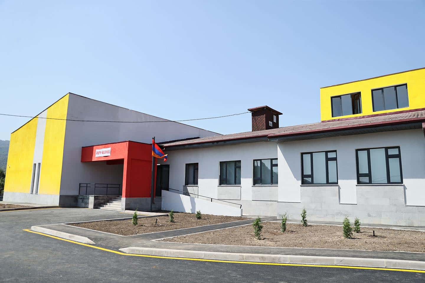 Le Premier ministre arménien Nikol Pachinian a participé à l&rsquo;ouverture de l&rsquo;école nouvellement construite à Kirants (Tavouch) et Vaghatin (Syunik)