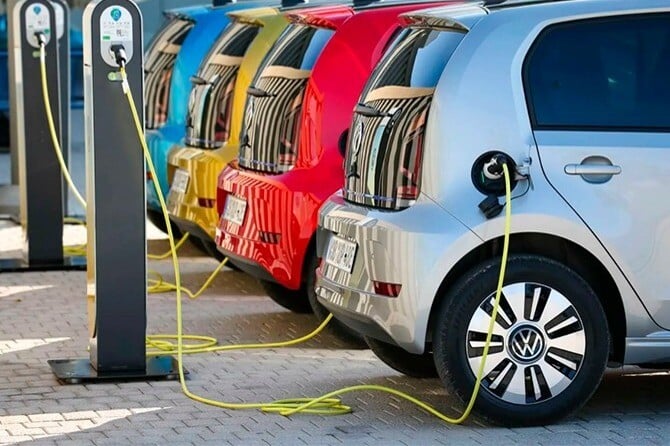 Au 1er septembre 2024, le solde des 7 400 voitures électriques non taxées pour l&rsquo;année était de 1 339