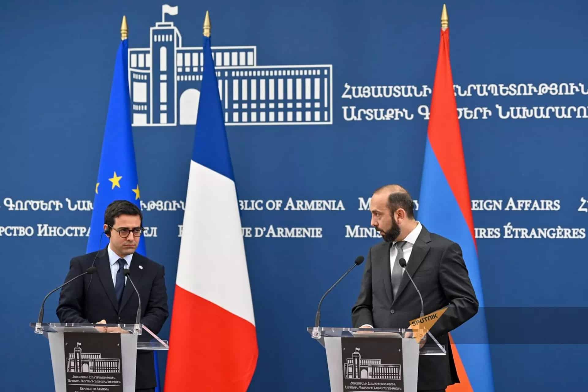 Stéphane Séjouné : la France poursuivra sa coopération avec l’Arménie dans le domaine de la défense