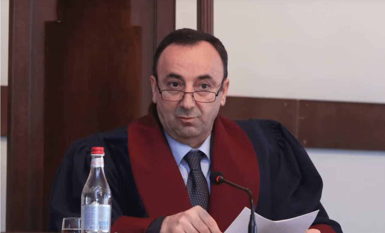 L&rsquo;ancien président de la Cour constitutionnelle condamné lors d&rsquo;un  » procès politique »