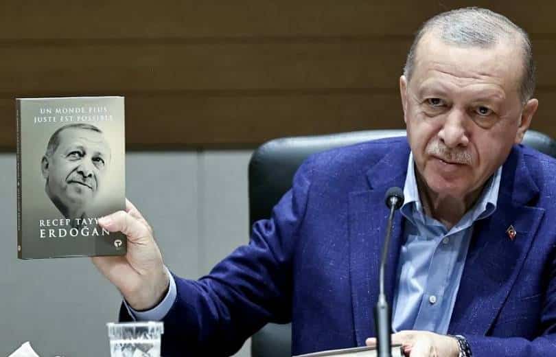Quel est le thème du livre qu’Erdogan a offert à Nikol Pachinian lors de leur rencontre hier à New York ?