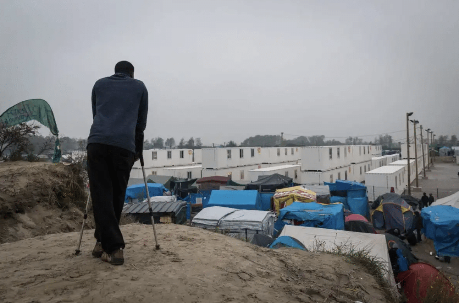 Traversées de la Manche: un réseau international de passeurs jugé à Lille