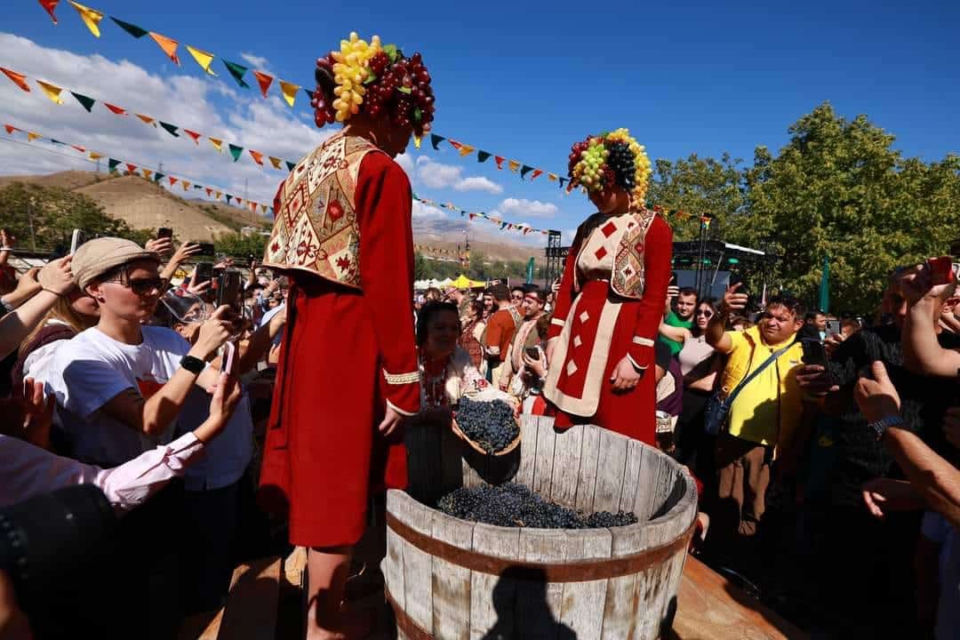 Fête du vin à Areni en présence de Gevorg Papoyan le ministre arménien de l’Economie