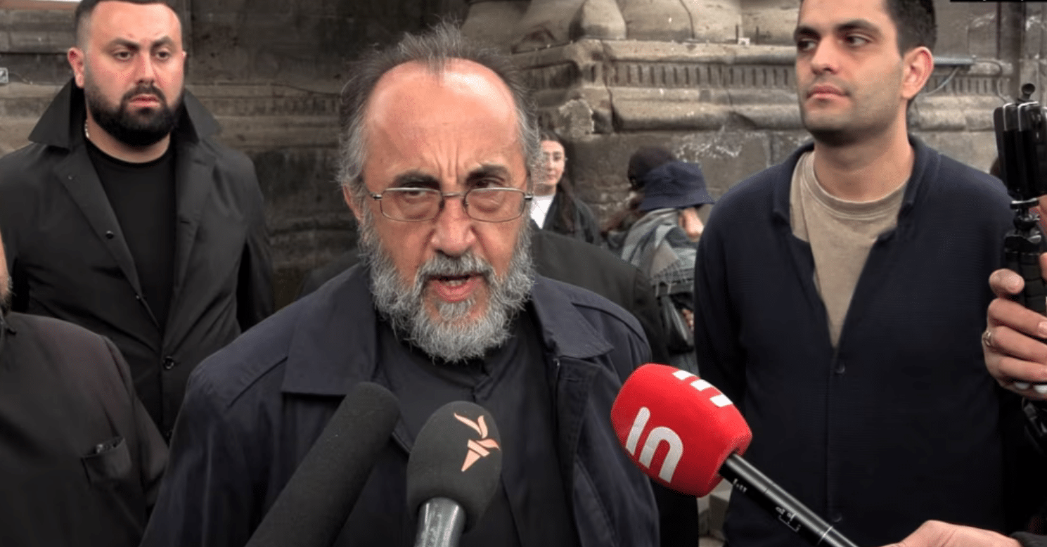 Le leader de la contestation arménienne suscite le scepticisme d&rsquo;un autre ecclésiastique