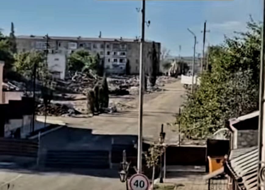 Bakou démolit massivement des maisons d&rsquo;habitation à Stepanakert, violant les droits de propriété des habitants de l&rsquo;Artsakh