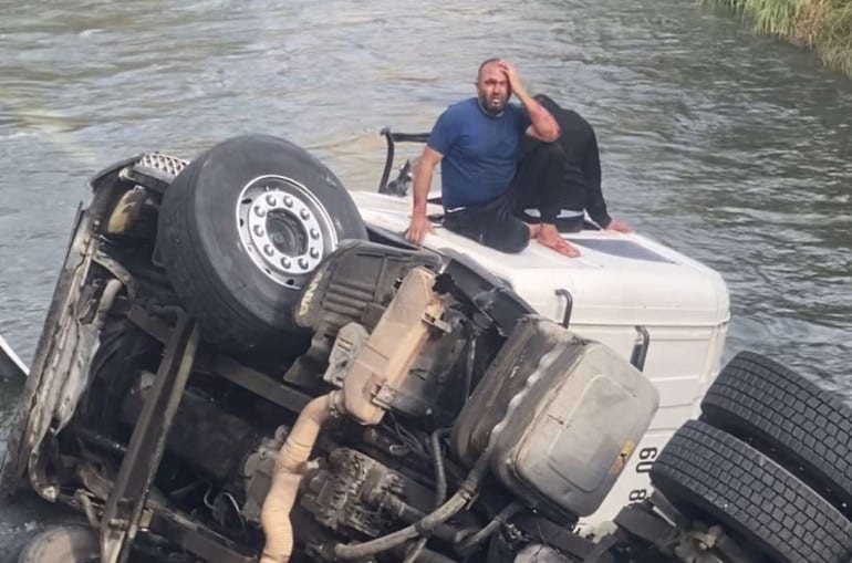 Le camion est tombé dans la rivière Arpa dans la région de Vayots Dzor en Arménie