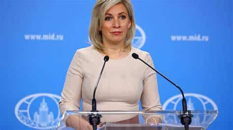Maria Zakharova a rappelé au journaliste azerbaïdjanais que la Russie n&rsquo;utilise pas le terme « corridor de Zangezour »