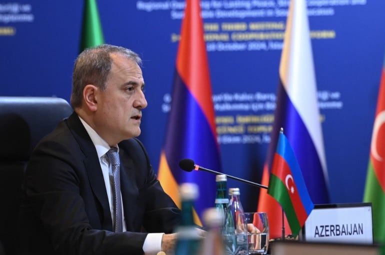 Pour une paix stable dans la région, l’Arménie devrait apporter des modifications à la Constitution affirme Bayramov lors de la séance « 3+3 » à Istanbul