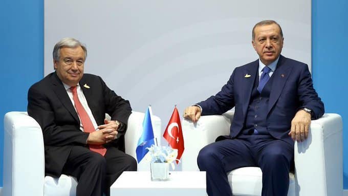 Erdogan massacre les Kurdes et le monde se tait.