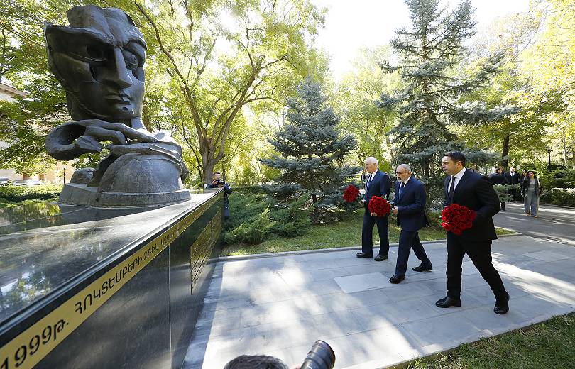 Les dirigeants de l’Arménie ont rendu hommage à la mémoire des victimes de l’attentat du 27 octobre 1999