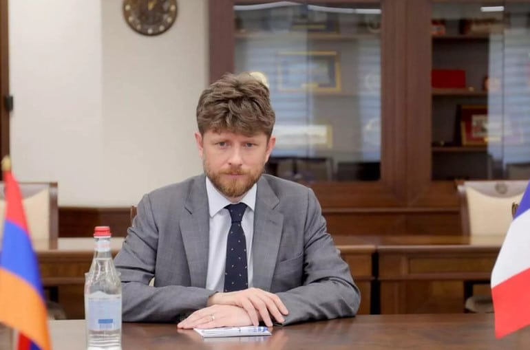 L&rsquo;ambassadeur de France en Arménie a répondu aux mensonges de Bakou selon lesquels « les renseignements français seraient déployés à la frontière azerbaïdjanaise »