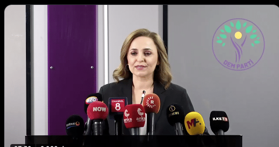 Nouveaux rassemblements jeudi après le remplacement d&rsquo;un élu  accusé de « terrorisme »