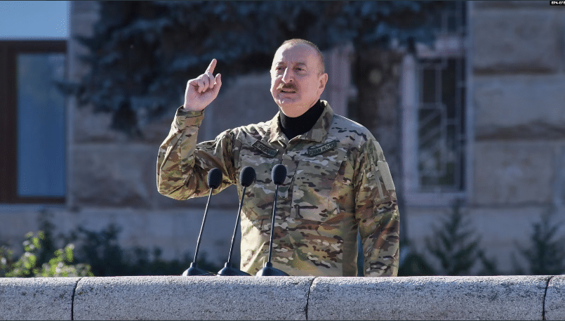 Aliyev met à nouveau l&rsquo;Arménie en garde contre l&rsquo;armement