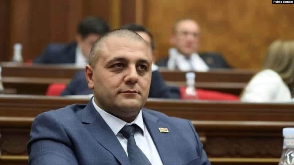 Le candidat du Contrat civil à la mairie nie s&rsquo;être battu avec… des militants pro-gouvernement