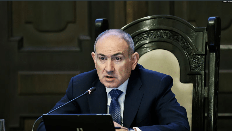 Pashinian fustige les tribunaux et les organes chargés de l&rsquo;application de la loi en Arménie