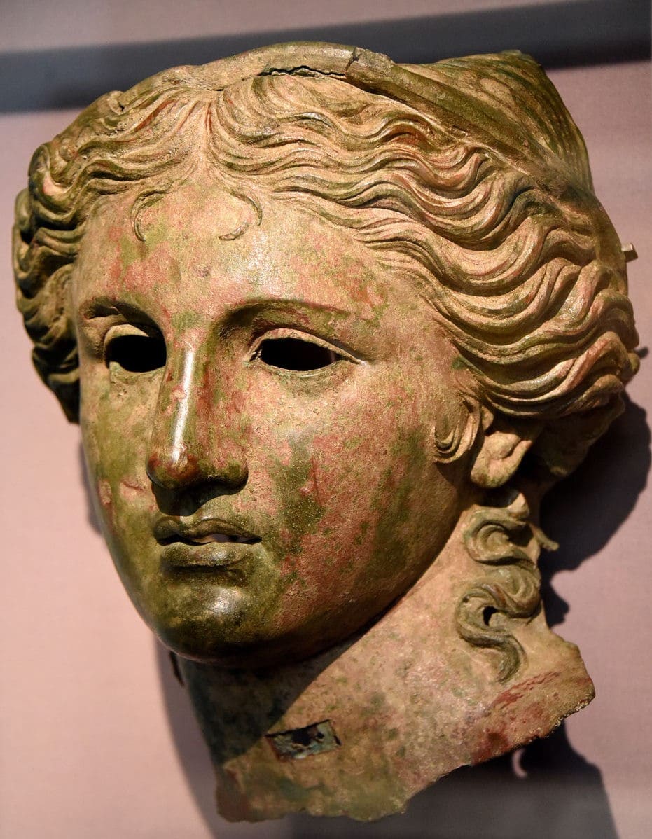 En deux mois la statue de la déesse arménienne Anahit a attiré plus de 12 000 visiteurs au Musée d&rsquo;Histoire d’Arménie