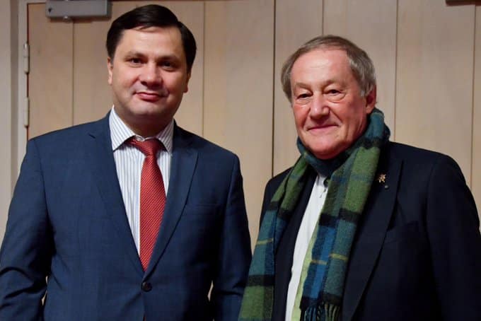 Ravi de rencontrer G-L Devinaz, Président du Groupe d&rsquo;amitié