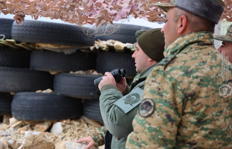 Le ministre arménien de la Défense a pris connaissance des différents travaux d&rsquo;envergure en première ligne du front