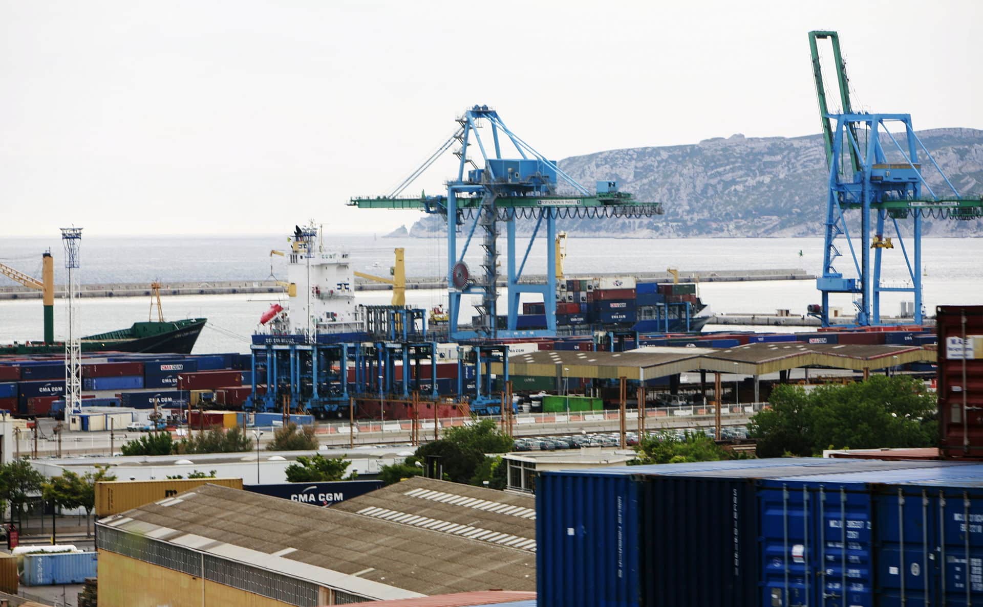 Plus d&rsquo;une tonne de cigarettes de contrebande saisies par les douanes de  Marseille