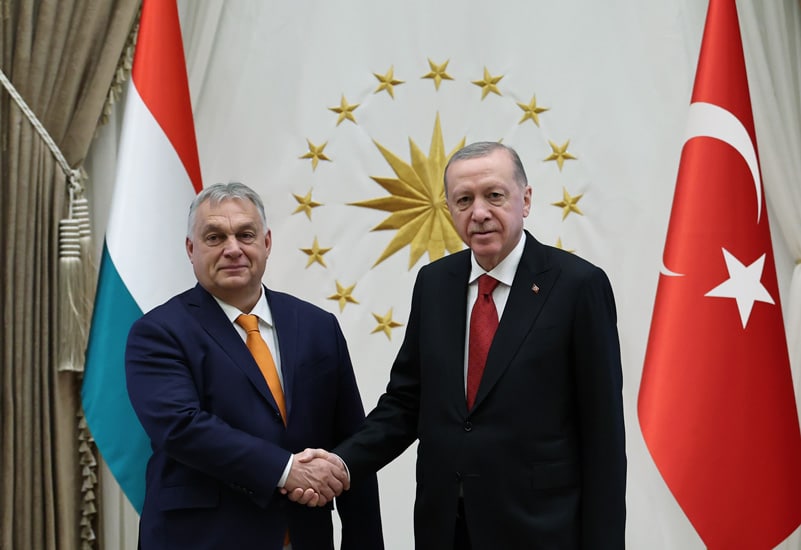  Le Premier ministre hongrois Orban chez Erdogan en Turquie pour évoquer l&rsquo;Ukraine