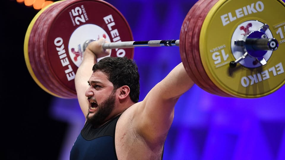 Le vice-champion olympique de Paris 2024, Varazdat Lalayan (Arménie), champion du monde d’haltérophilie des super-lourds