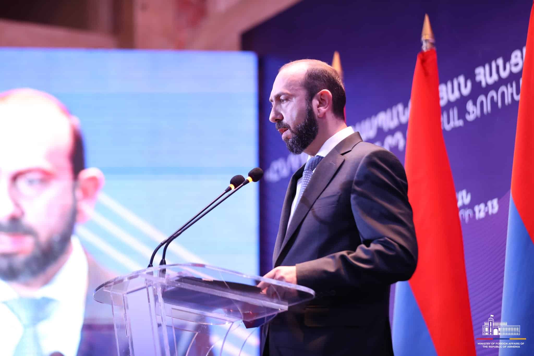 Hasmik Tolmajian : les déclarations d&rsquo;Ararat Mirzoyan sur le génocide
