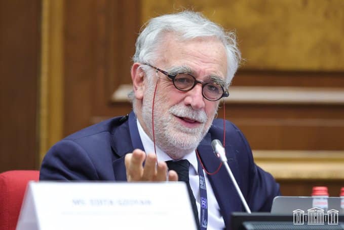 Luis Moreno Ocampo : à Erevan pour la journé internationale de commémoration