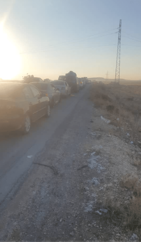 Les habitants d&rsquo;Alep  fuient par la route du désert.