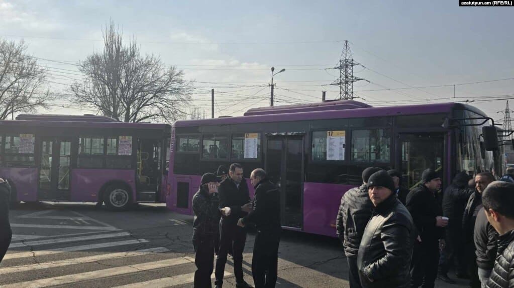 La municipalité d&rsquo;Erevan licencie les chauffeurs de bus en grève