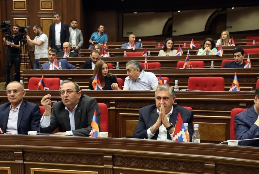 Les députés de l&rsquo;opposition diffusent une fois de plus de fausses nouvelles – Attaché de presse du Président