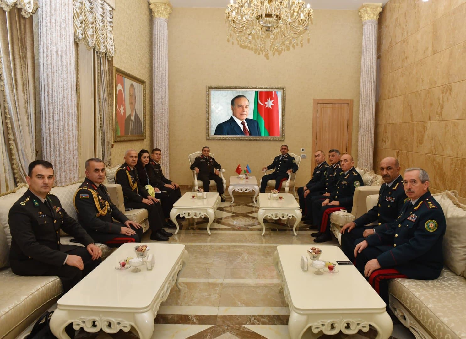 Le service des frontières de l&rsquo;Azerbaïdjan et les forces terrestres turques cherchent à resserrer leurs liens militaires