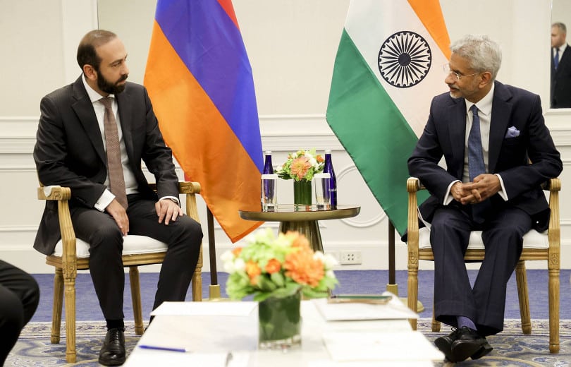 Ararat Mirzoyan le chef de la diplomatie arménienne a félicité son homologue indien à l’occasion du Jour de la République en Inde