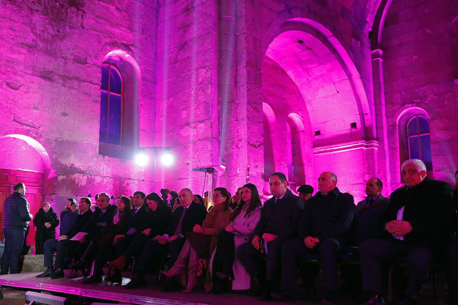 Le Premier ministre arménien et son épouse ont assisté au festival de musique spirituelle de Noël à l&rsquo;église Sourp Krikor du village d&rsquo;Arouch