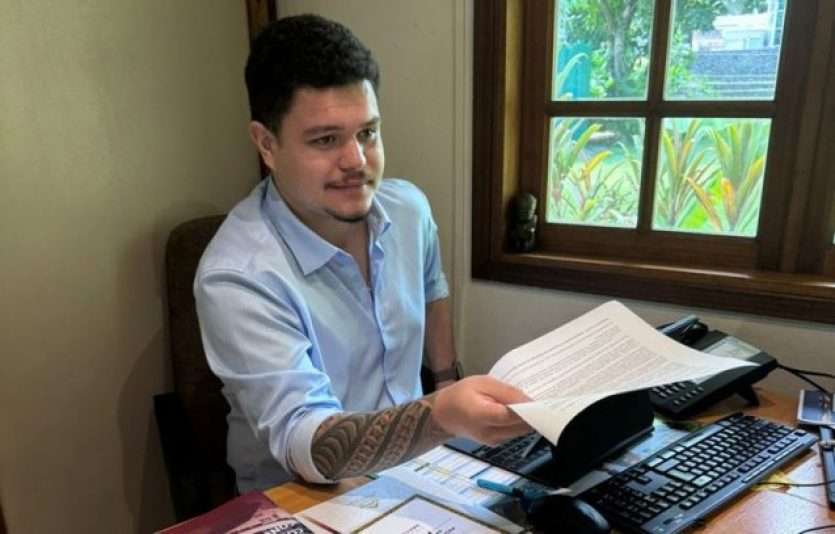 « S’allier à ce régime (azerbaïdjanais), c’est trahir ses idéaux » écrit Tematai Le Gayic, leader indépendantiste de Tahiti