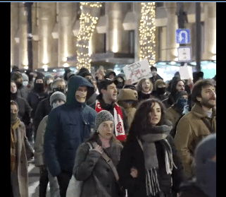 Les manifestants géorgiens reprennent les rues face à un gouvernement controversé