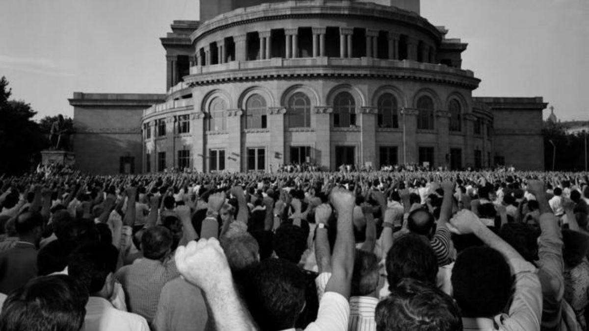 L&rsquo;élite politique de l&rsquo;Artsakh à Yerablur ce matin pour le 37e anniversaire du mouvement du Karabakh.