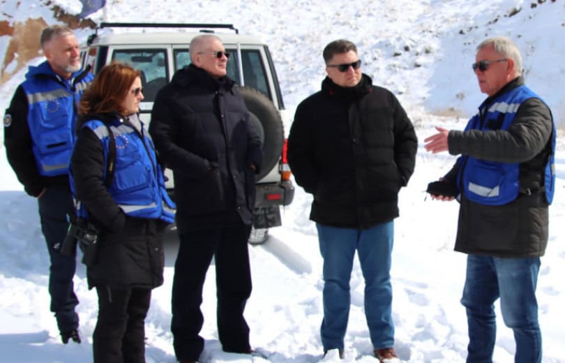 L&rsquo;ambassadeur de Roumanie en Arménie rejoint la patrouille d&rsquo;observation de l&rsquo;UE dans le village de Khachik près d’Aréni