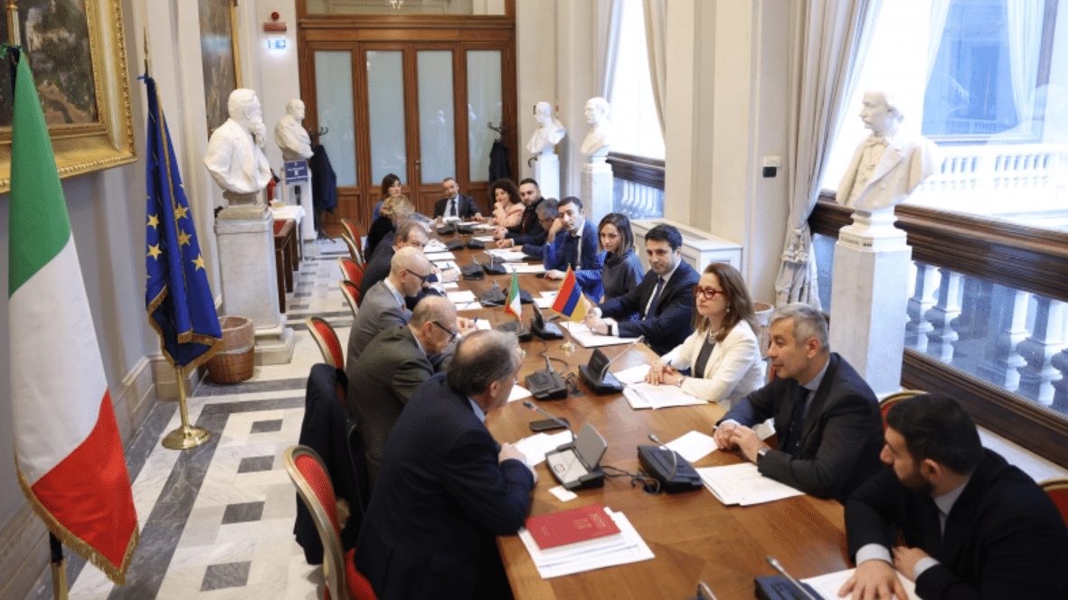 Alen Simonyan a discuté avec les membres du groupe d&rsquo;amitié Italie-Arménie du rapatriement des prisonniers de guerre Arméniens détenus en Azerbaïdjan