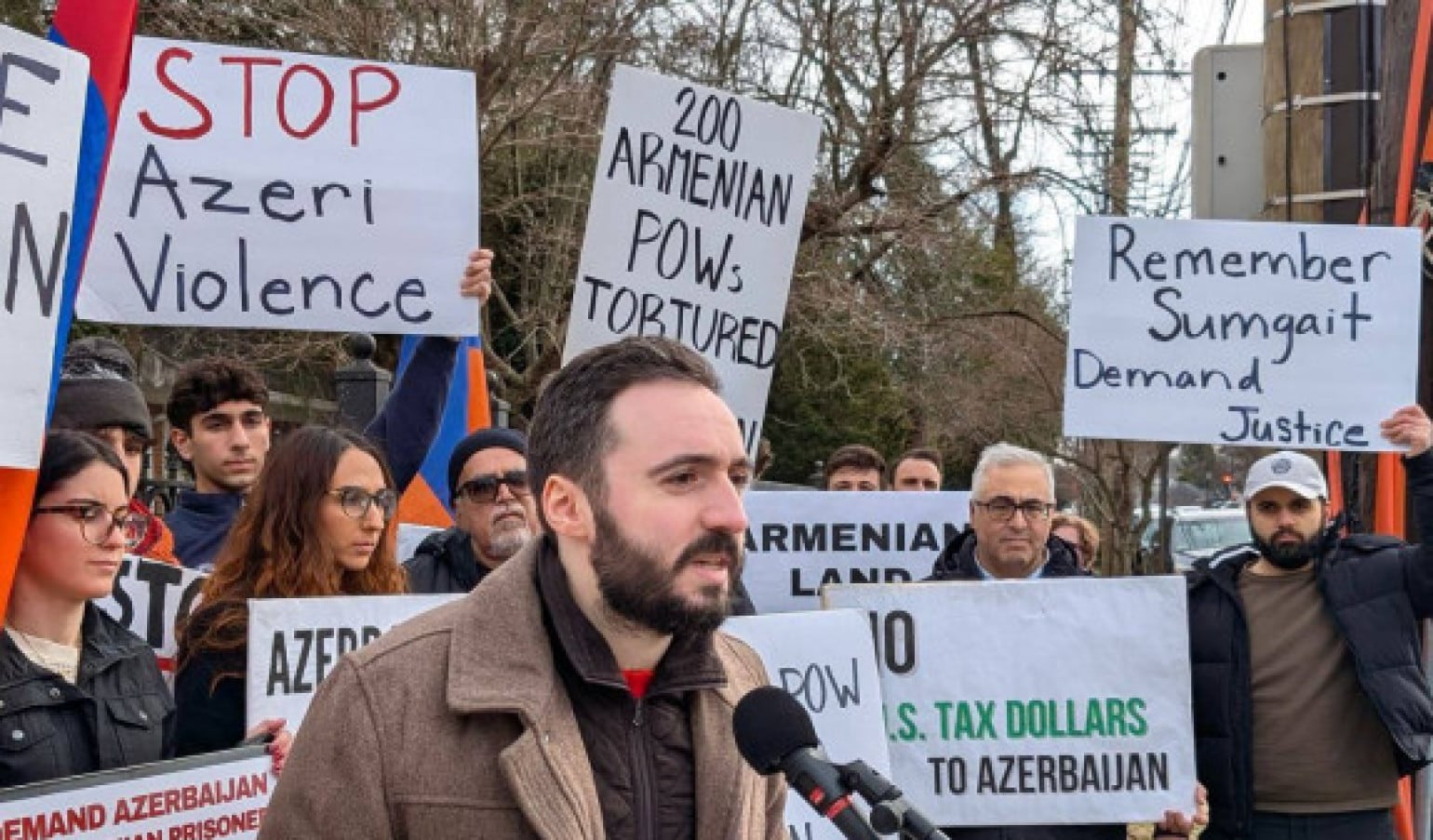Les Arméniens ont manifesté devant l&rsquo;ambassade d&rsquo;Azerbaïdjan à Washington