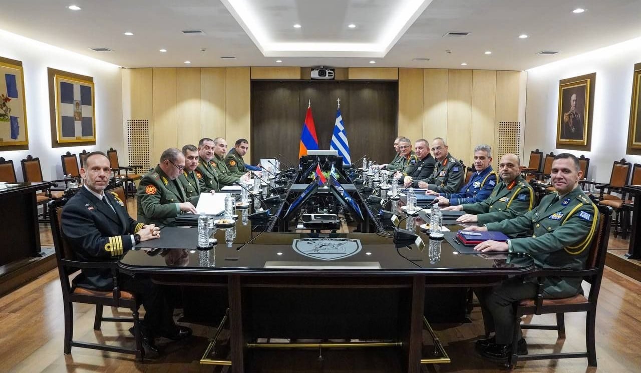 Edward Asryan a discuté avec son homologue grec des questions de coopération dans le format trilatéral Arménie-Grèce-Chypre dans le secteur de la défense