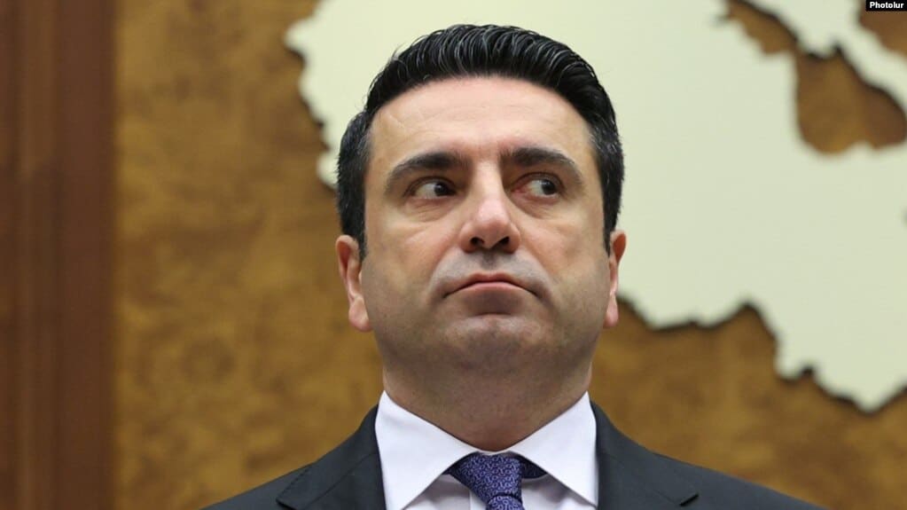 Le président du Parlement  fustige les habitants du Karabakh pour avoir fui après l&rsquo;assaut azerbaïdjanais