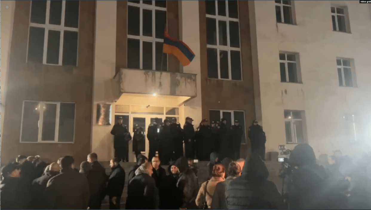 Un réfugié du Karabakh inquiété par la justice arménienne pour avoir dénoncé des comportements coupables de complaisance envers l’Azerbaïdjan